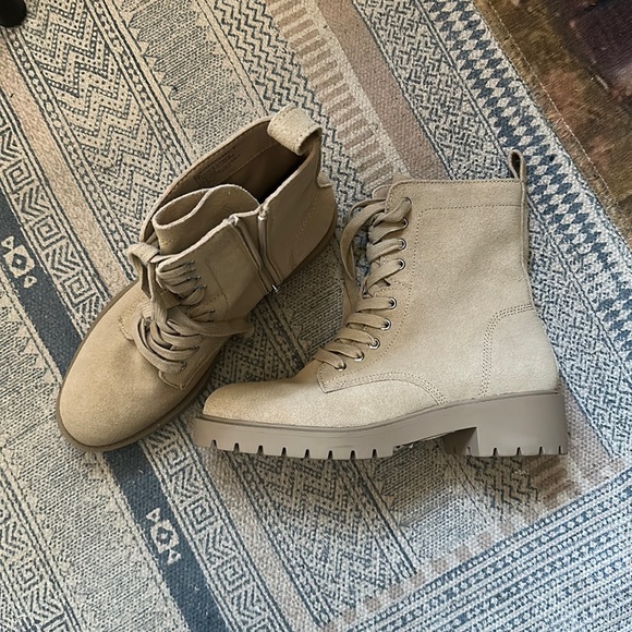 Steve Madden Shoes - Steve Madden Beige Combat Boots (never worn)